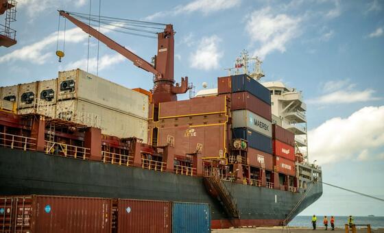 El Pacífico y el Caribe sufren la guerra en Oriente Medio: apagones en las islas y escasez de fertilizantes